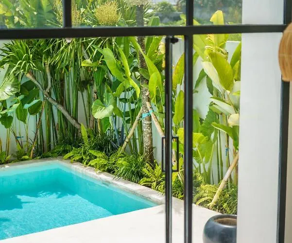 Tala - Stylish 1br Designer In Pererenan *