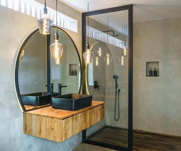 Tala - Stylish 1br Designer In Pererenan