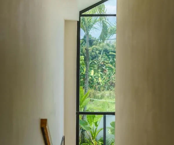 Tala - Stylish 1br Designer In Pererenan *