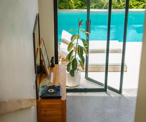 Tala - Stylish 1br Designer In Pererenan *